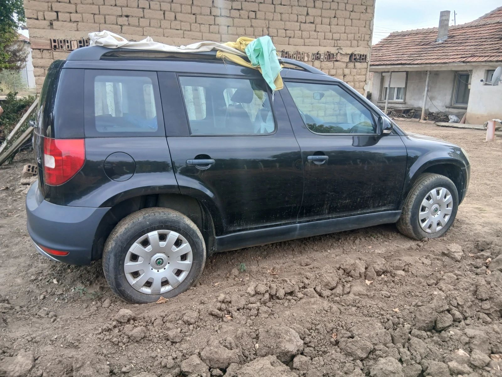 Skoda Yeti 1.2 TSI, снимка 3 - Автомобили и джипове - 56465879