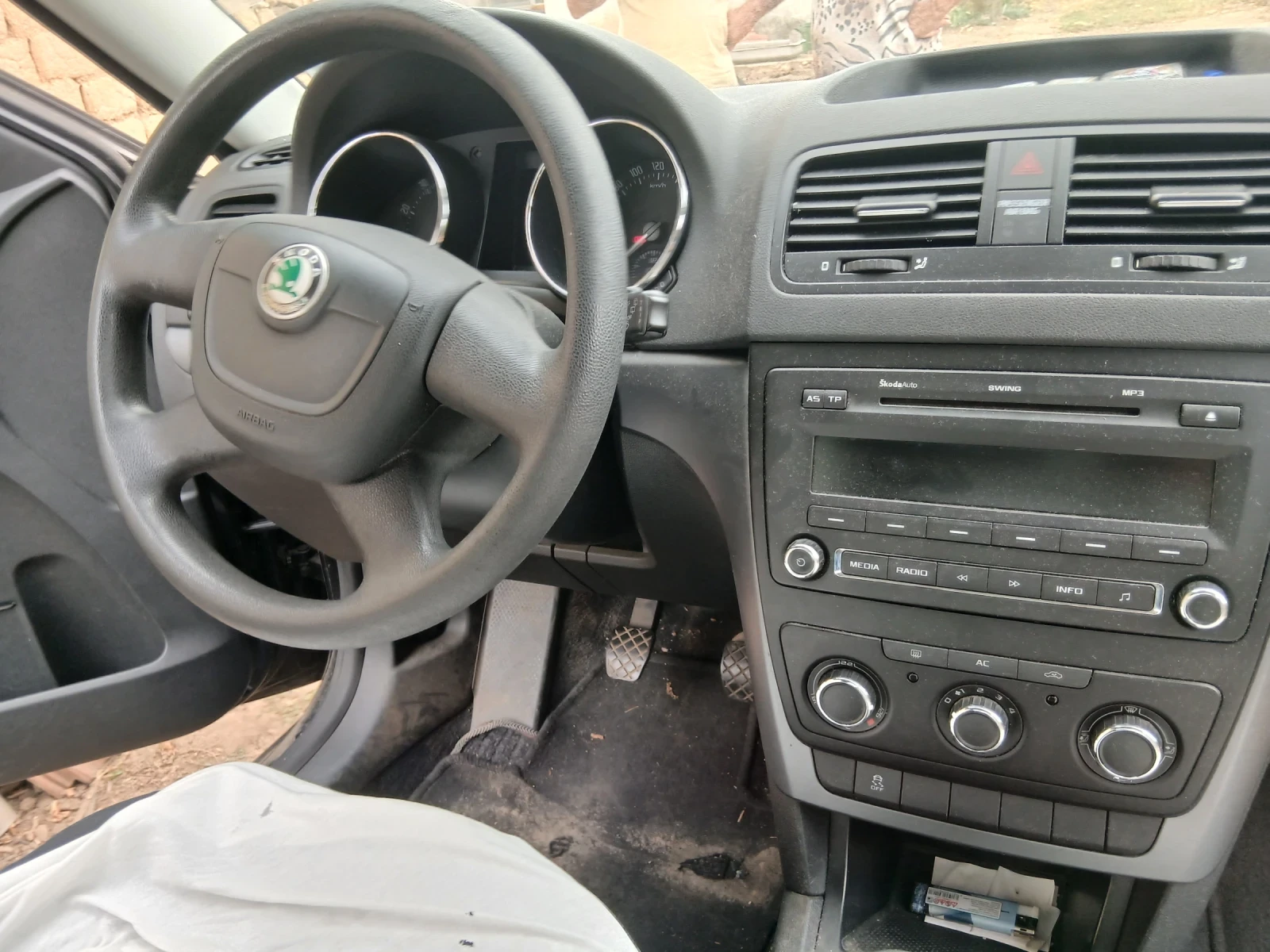 Skoda Yeti 1.2 TSI, снимка 9 - Автомобили и джипове - 56465879