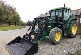 Трактор John Deere 6110 SE, снимка 1