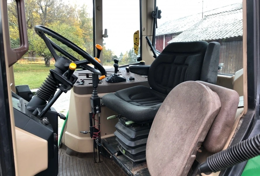 Трактор John Deere 6110 SE, снимка 11 - Селскостопанска техника - 56304550