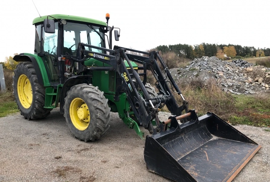 Трактор John Deere 6110 SE, снимка 2 - Селскостопанска техника - 56304550