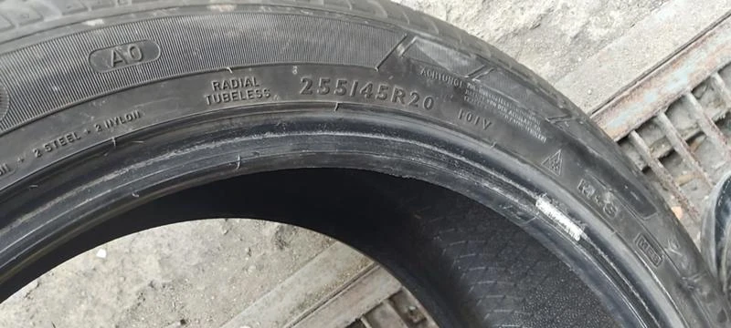 Гуми Зимни 255/45R20, снимка 6 - Гуми и джанти - 30924428