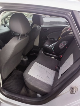 Seat Ibiza 1.4, снимка 5 - Автомобили и джипове - 44804746