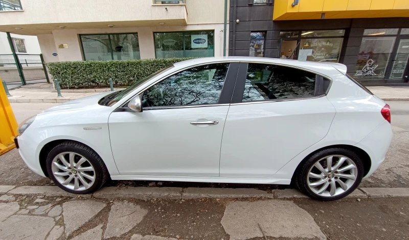 Alfa Romeo Giulietta, снимка 2 - Автомобили и джипове - 47430449