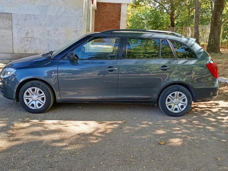 Skoda Fabia 1.2, снимка 2 - Автомобили и джипове - 47566103