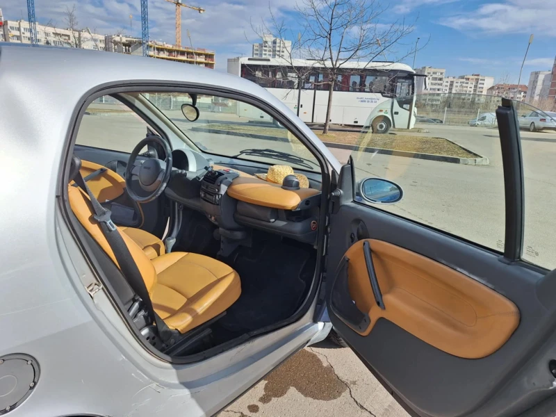 Smart Fortwo, снимка 11 - Автомобили и джипове - 48988838