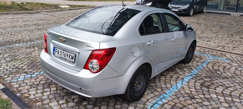 Chevrolet Aveo, снимка 13 - Автомобили и джипове - 49462610