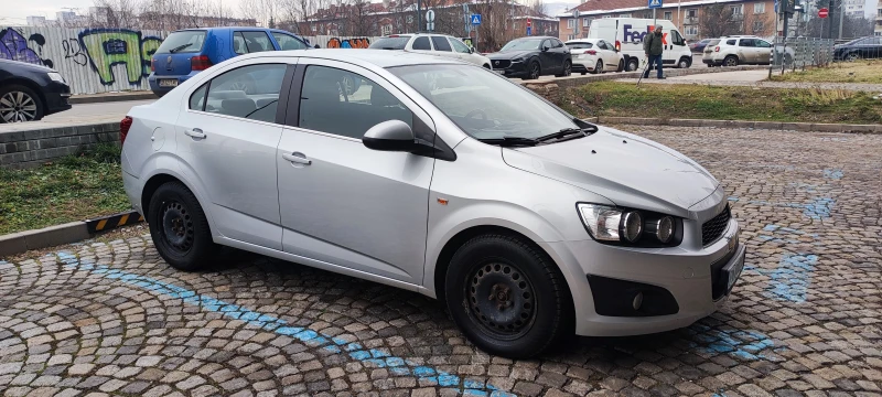 Chevrolet Aveo, снимка 11 - Автомобили и джипове - 49462610