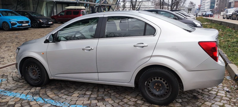 Chevrolet Aveo, снимка 8 - Автомобили и джипове - 49462610