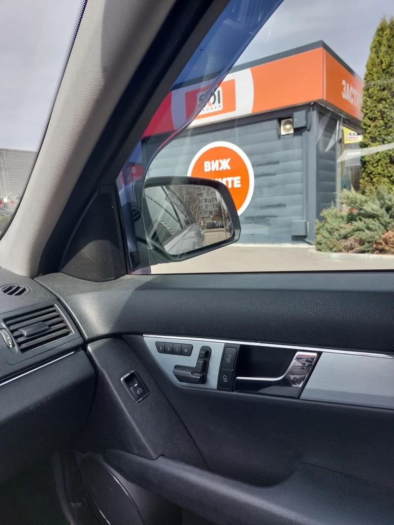 Mercedes-Benz C 220, снимка 9 - Автомобили и джипове - 52390708
