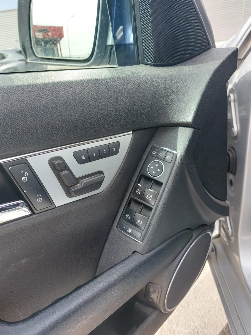 Mercedes-Benz C 220, снимка 10 - Автомобили и джипове - 52390708