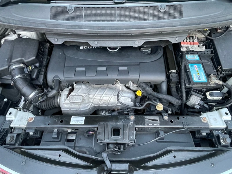 Opel Zafira 2.0 AВТОМАТ, снимка 14 - Автомобили и джипове - 52717531