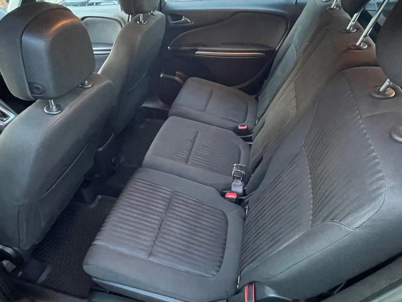 Opel Zafira 2.0 AВТОМАТ, снимка 9 - Автомобили и джипове - 52717531