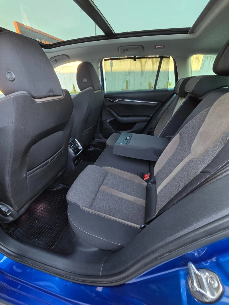 Skoda Octavia Scout* 4x4* HeadUp* Camera* Panorama* Matrix, снимка 13 - Автомобили и джипове - 52883262