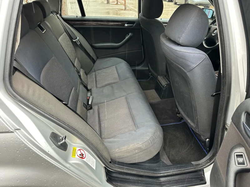 BMW 320 РЕГИСТРИРАНА- , снимка 11 - Автомобили и джипове - 53241636