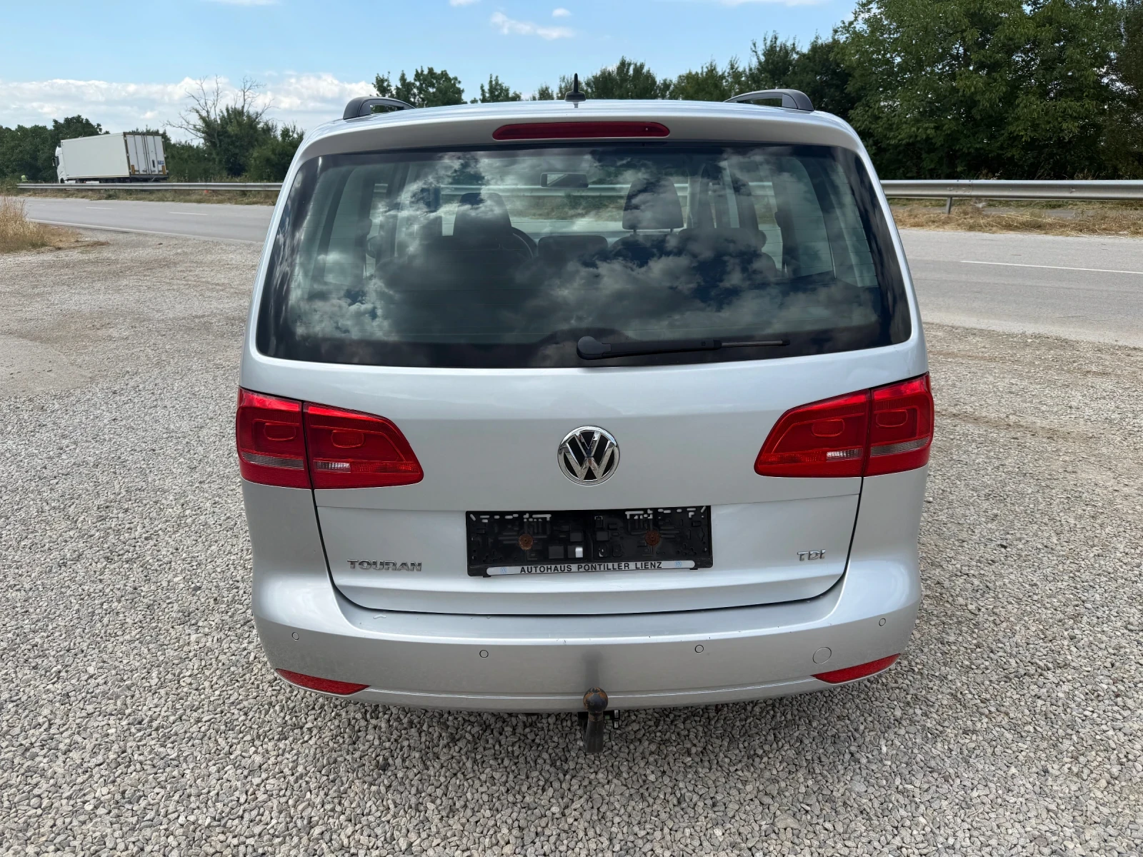 VW Touran 1.6 TDI ЧИСТО НОВ - изображение 7