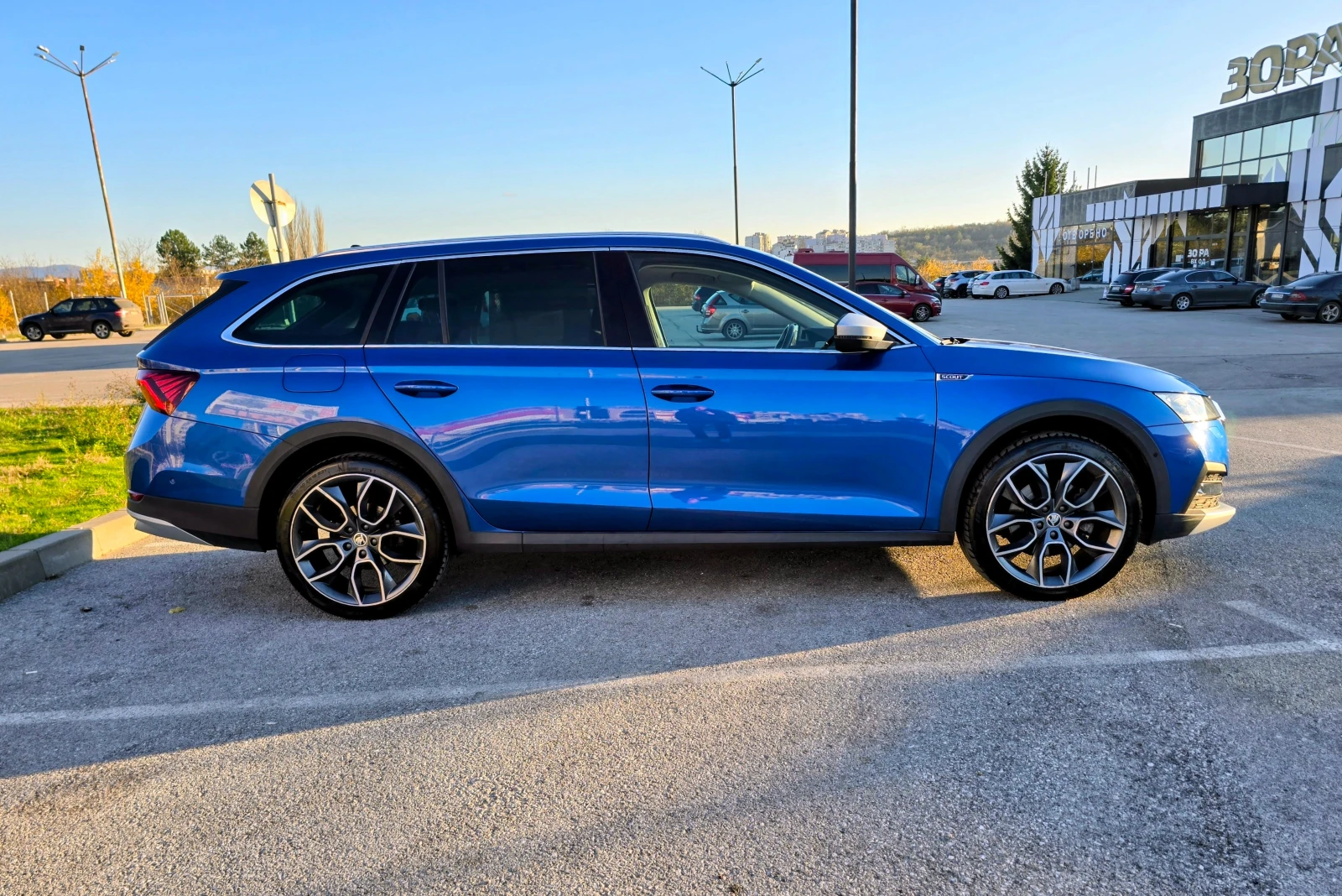 Skoda Octavia Scout* 4x4* HeadUp* Camera* Panorama* Matrix | Mobile.bg � ����������� 16