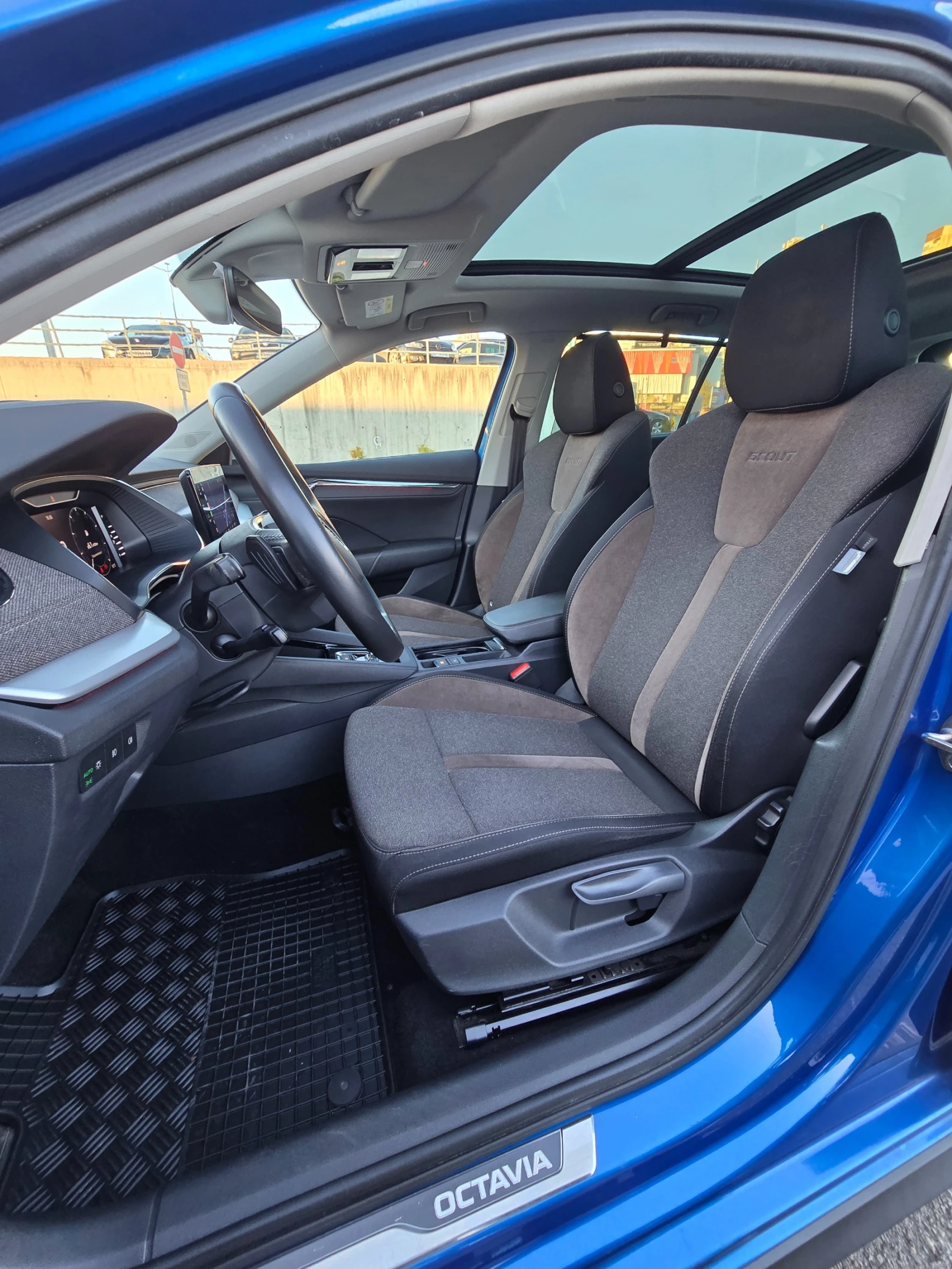 Skoda Octavia Scout* 4x4* HeadUp* Camera* Panorama* Matrix | Mobile.bg � ����������� 12