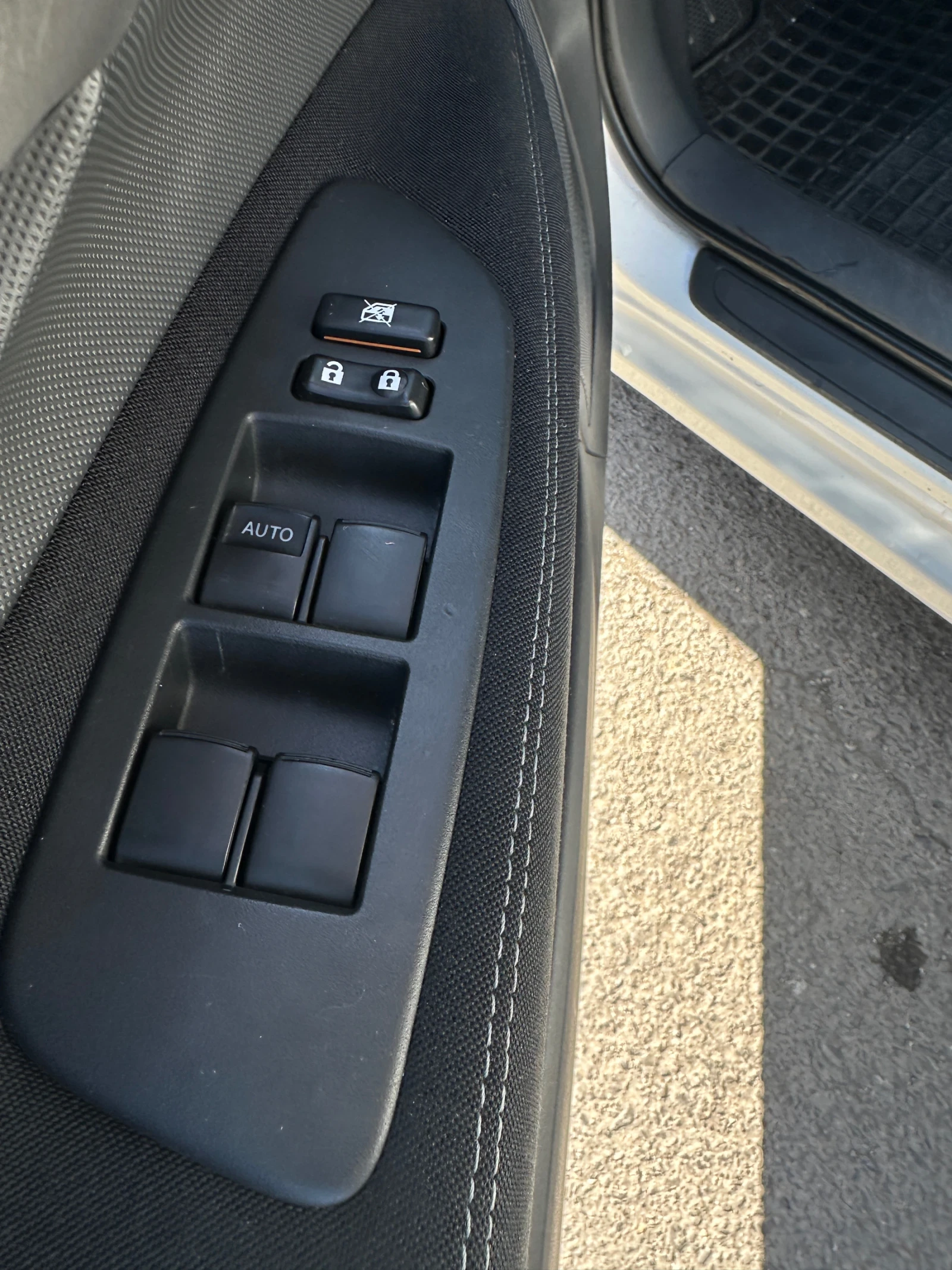 Toyota Auris 1.8, снимка 16 - Автомобили и джипове - 53797975