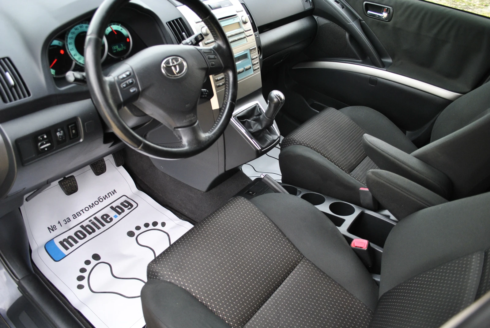 Toyota Corolla verso 2.2D-4D Facelift, снимка 5 - Автомобили и джипове - 53894000