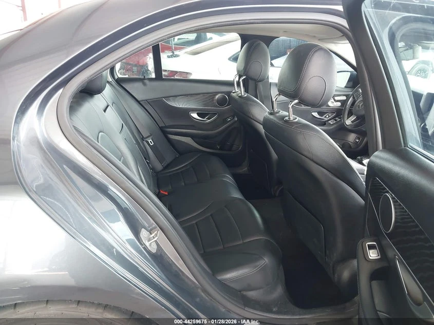 Mercedes-Benz C 300 2.0L I-4 DI, DOHC, VVT, TURBO, 241HP Rear Wheel | Mobile.bg � ����������� 8