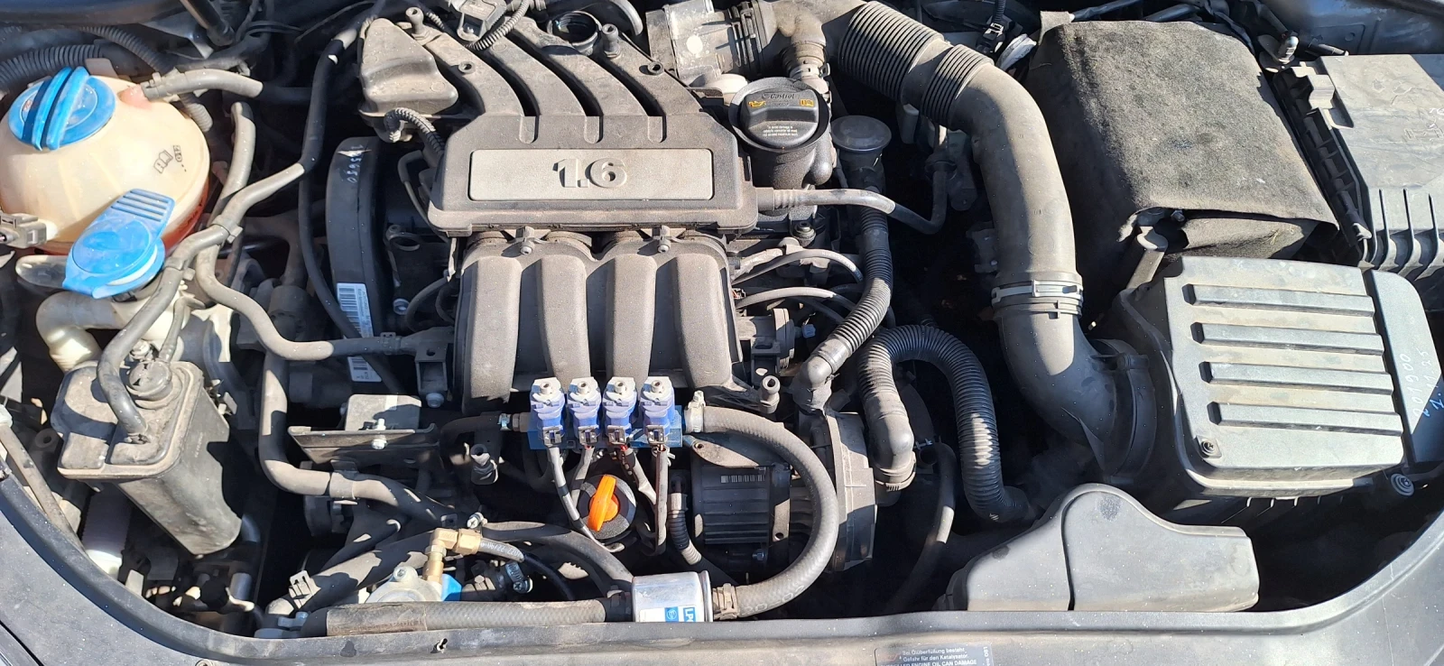 VW Golf 1.6 газ, снимка 6 - Автомобили и джипове - 54578998