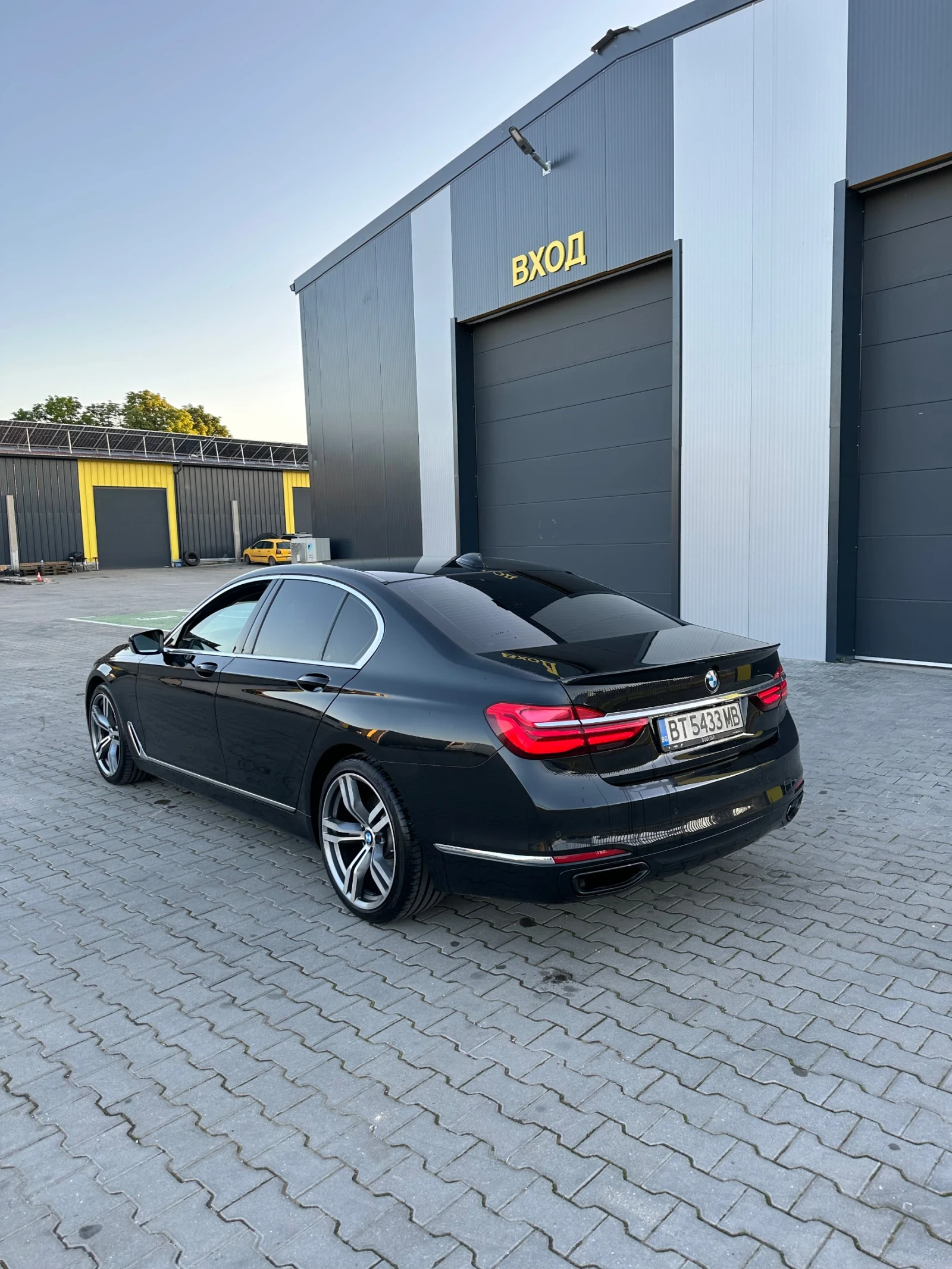 BMW 730, снимка 5 - Автомобили и джипове - 54683085