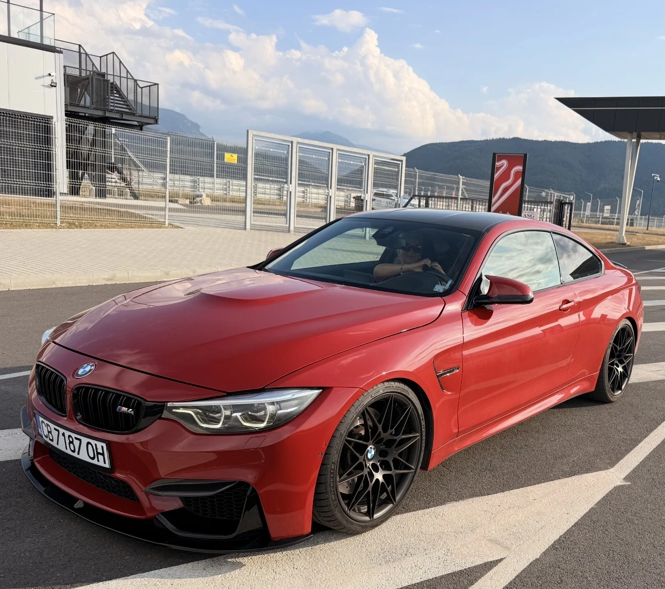 BMW M4 450hp CS джанти обслужено нови гуми като нова. 