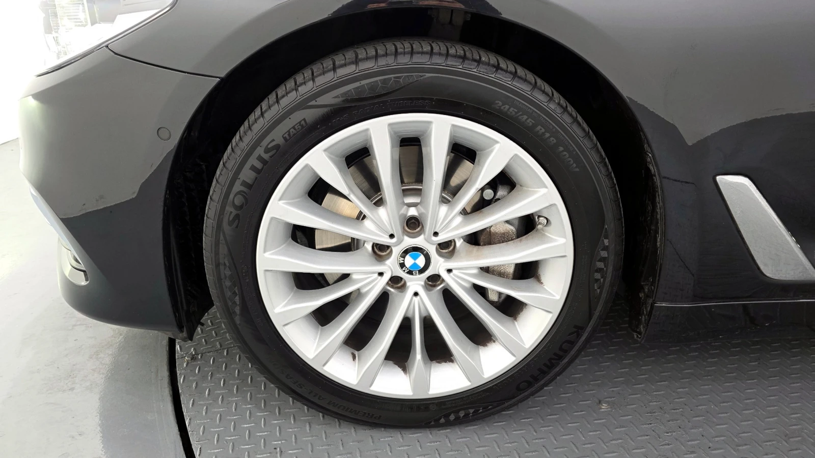 BMW 530 530i xDrive Luxury Plus| HUD| Панорама| Адаптив кр, снимка 15 - Автомобили и джипове - 54925134