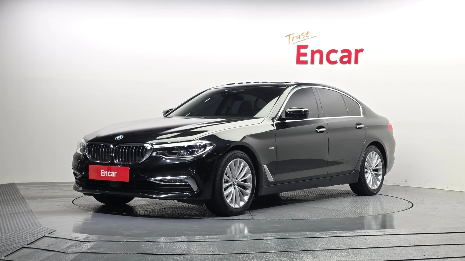 BMW 530 530i xDrive Luxury Plus| HUD| Панорама| Адаптив кр