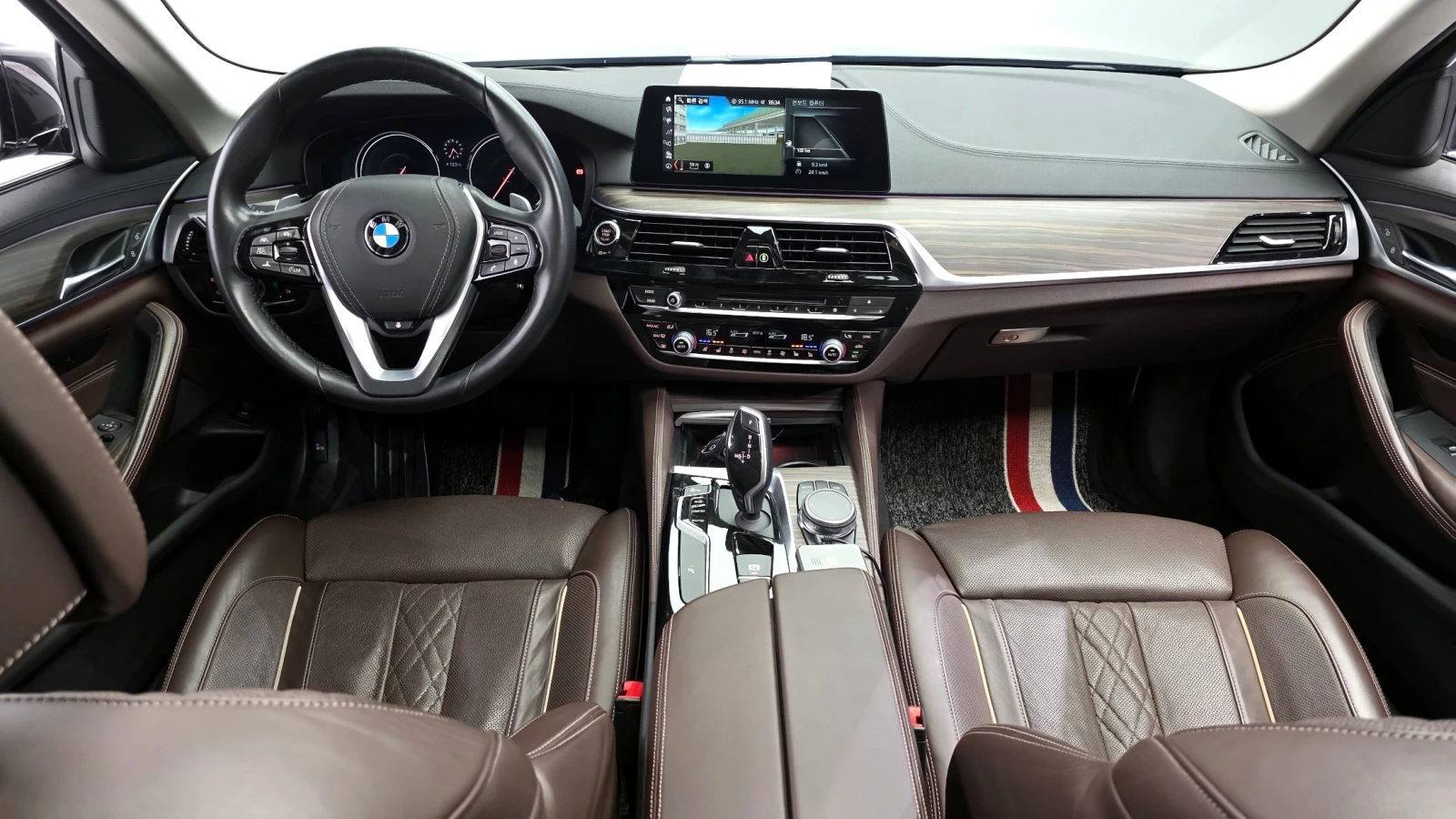 BMW 530 530i xDrive Luxury Plus| HUD| Панорама| Адаптив кр, снимка 6 - Автомобили и джипове - 54925134