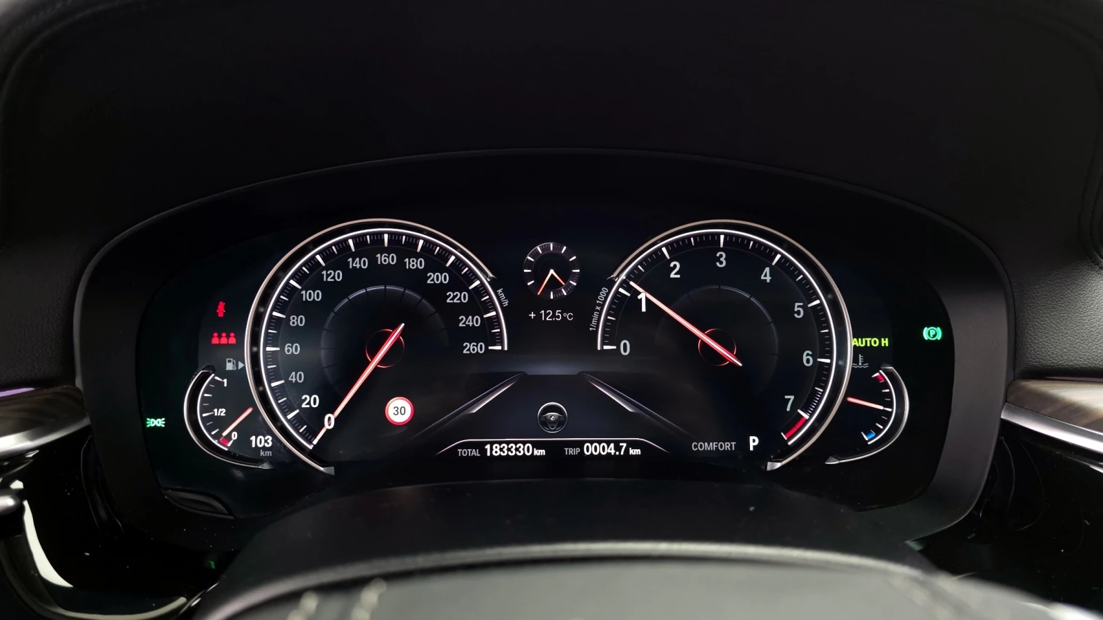 BMW 530 530i xDrive Luxury Plus| HUD| Панорама| Адаптив кр, снимка 8 - Автомобили и джипове - 54925134