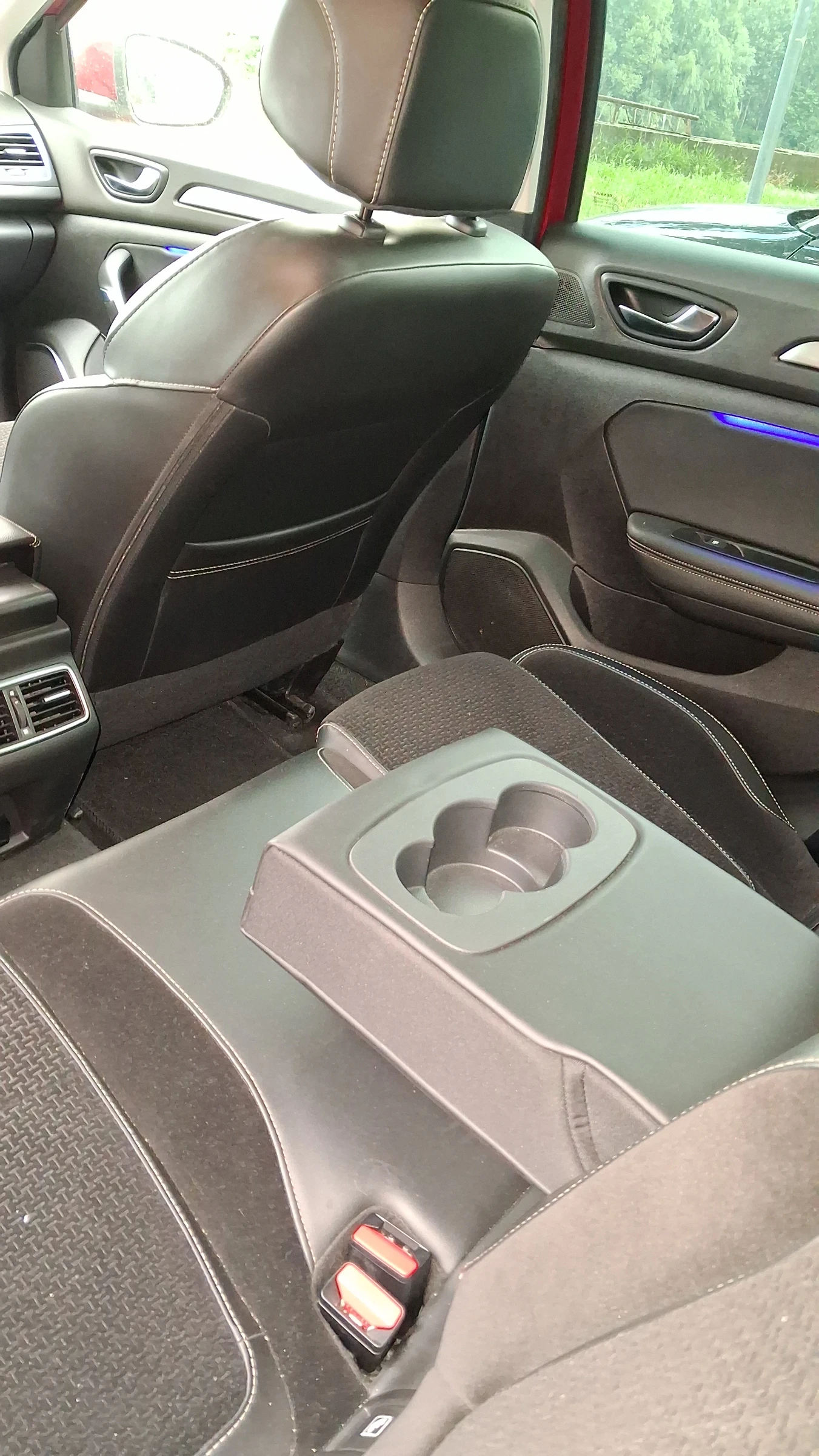 Renault Megane, снимка 8 - Автомобили и джипове - 54965129