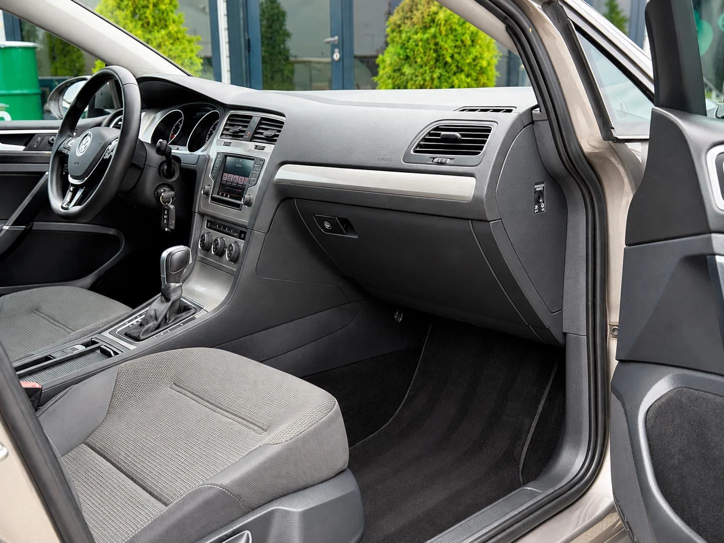 VW Golf = ���������= EURO 6= 1.6 TDI-110= HIGHLINE= ������ | Mobile.bg � ����������� 10
