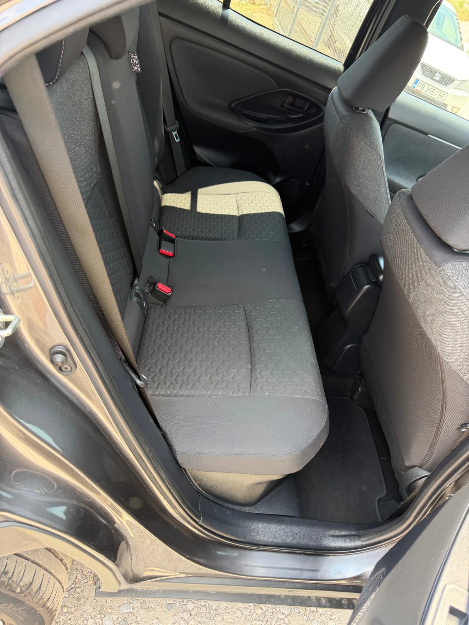 Toyota Yaris Cross 1.5 HYBRID TREND (TOP), снимка 16 - Автомобили и джипове - 55578448