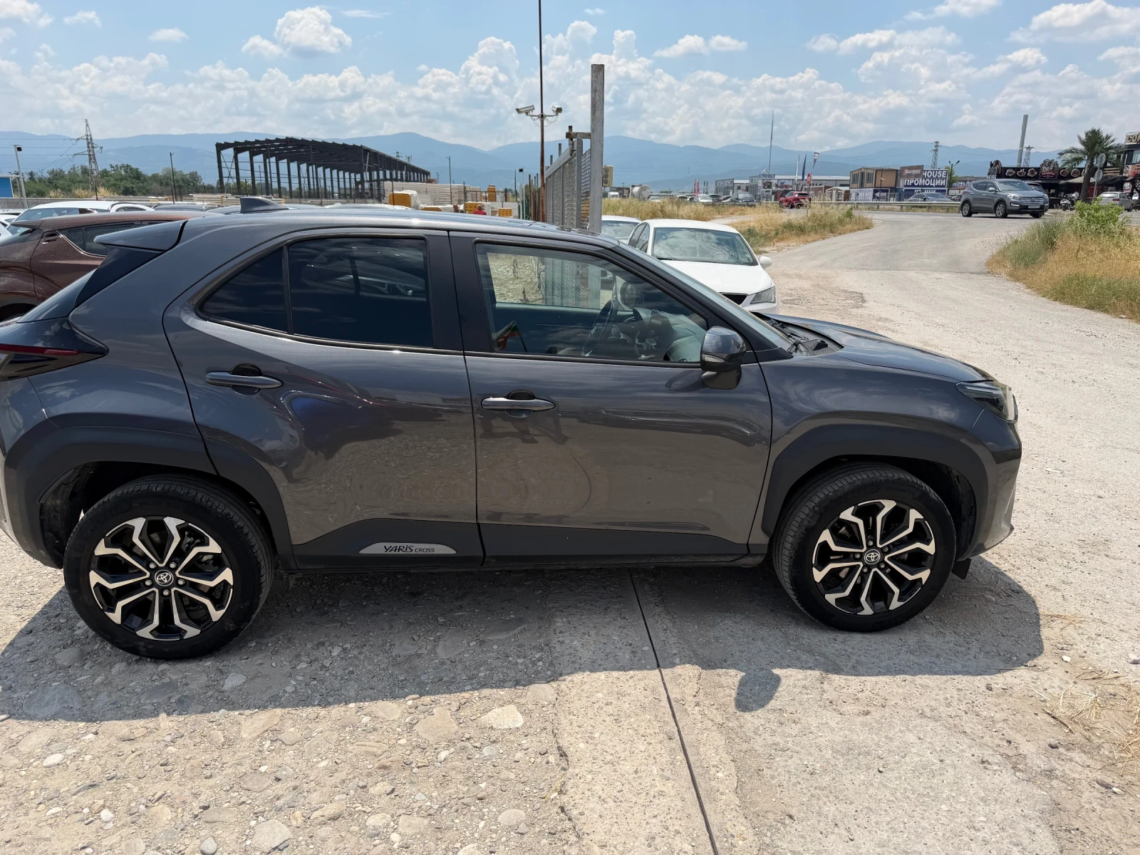 Toyota Yaris Cross 1.5 HYBRID TREND (TOP), снимка 8 - Автомобили и джипове - 55578448
