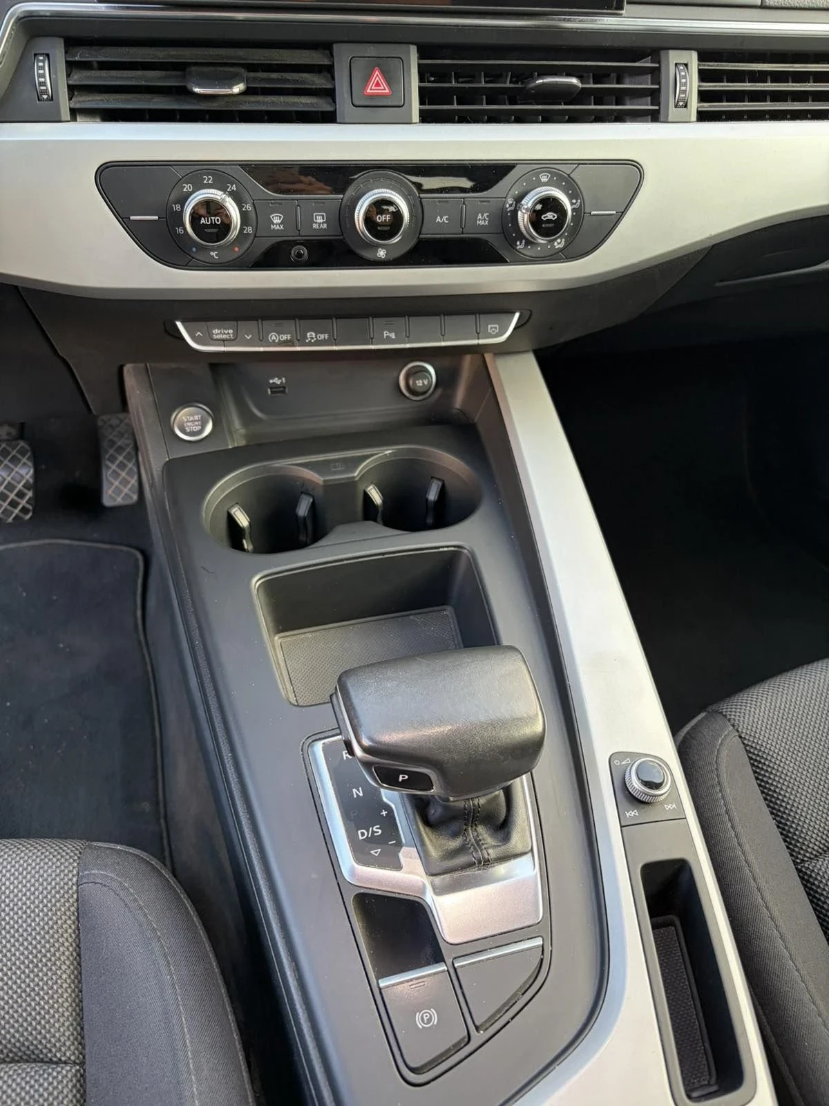 Audi A4, снимка 12 - Автомобили и джипове - 55620795