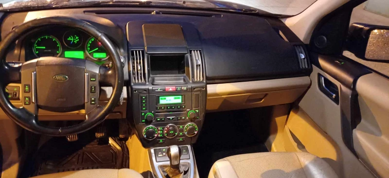 Land Rover Freelander 2, снимка 7 - Автомобили и джипове - 52703798