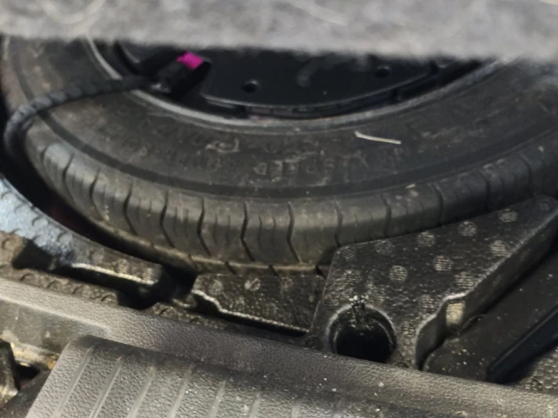 VW Tiguan * HIGHLINE R LINE * CARFAX * , снимка 15 - Автомобили и джипове - 52959178