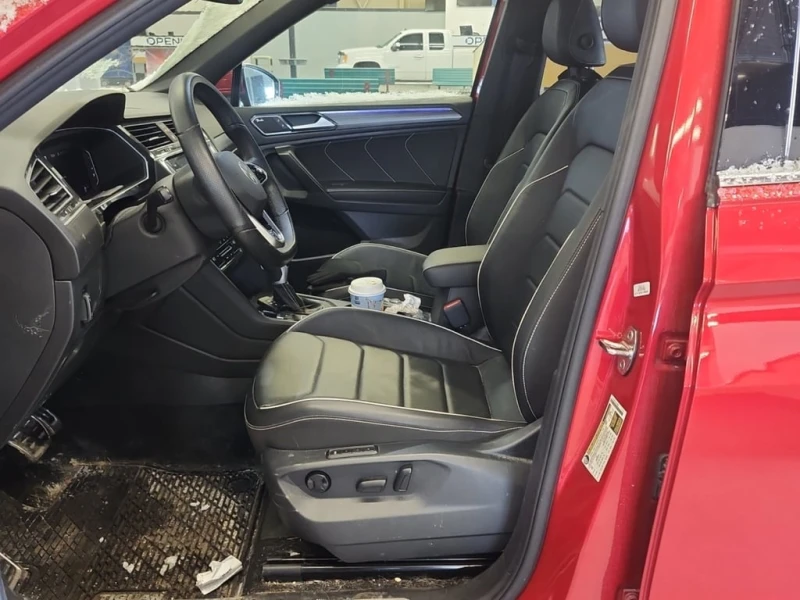 VW Tiguan * HIGHLINE R LINE * CARFAX * , снимка 5 - Автомобили и джипове - 52959178