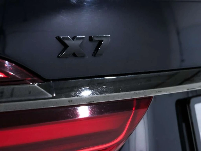 BMW X7 Mpack | LASER | SWAROWSKI | xDrive40i  CARFAX, снимка 11 - Автомобили и джипове - 53188455