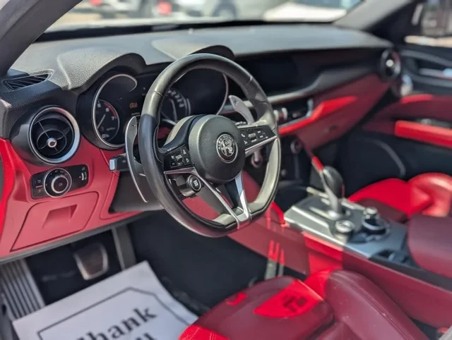 Alfa Romeo Stelvio Ti Sport AWD !SPECIAL! PANO/CAM/CARBON, снимка 7 - Автомобили и джипове - 54966601