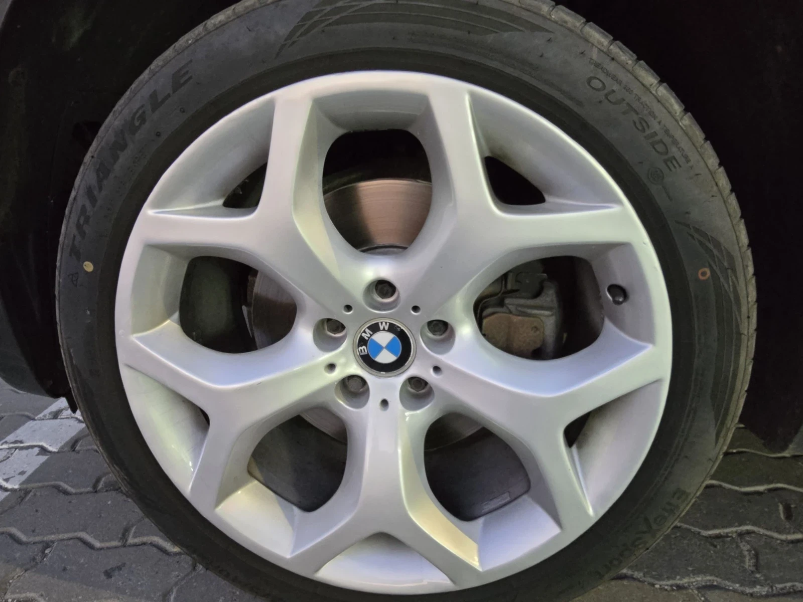 BMW X5 4.8i - изображение 3