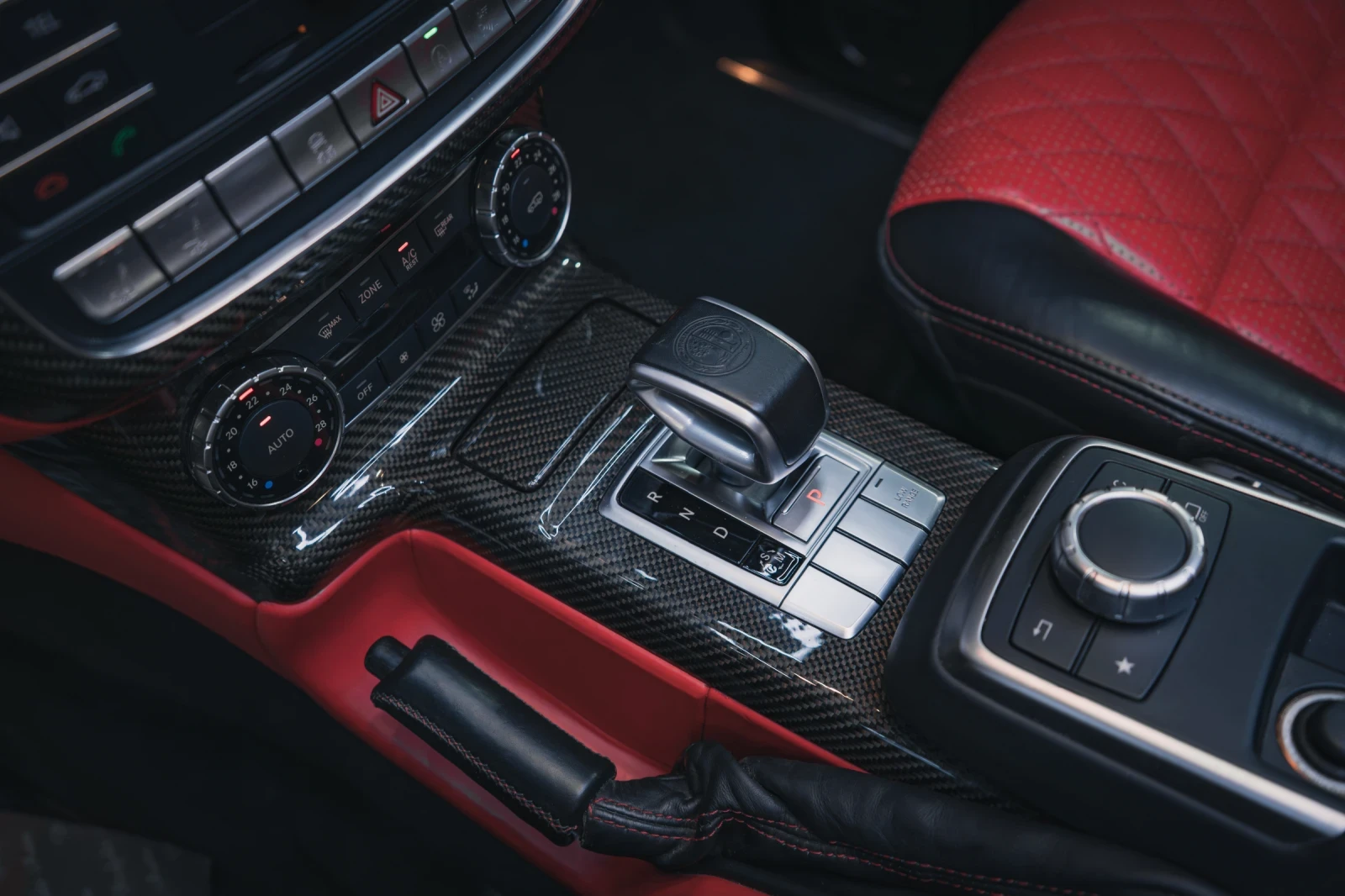 Mercedes-Benz G 63 AMG 4 MATIC * FULL Екстри * HARMAN/KARDON* TV * Шибеда - изображение 9