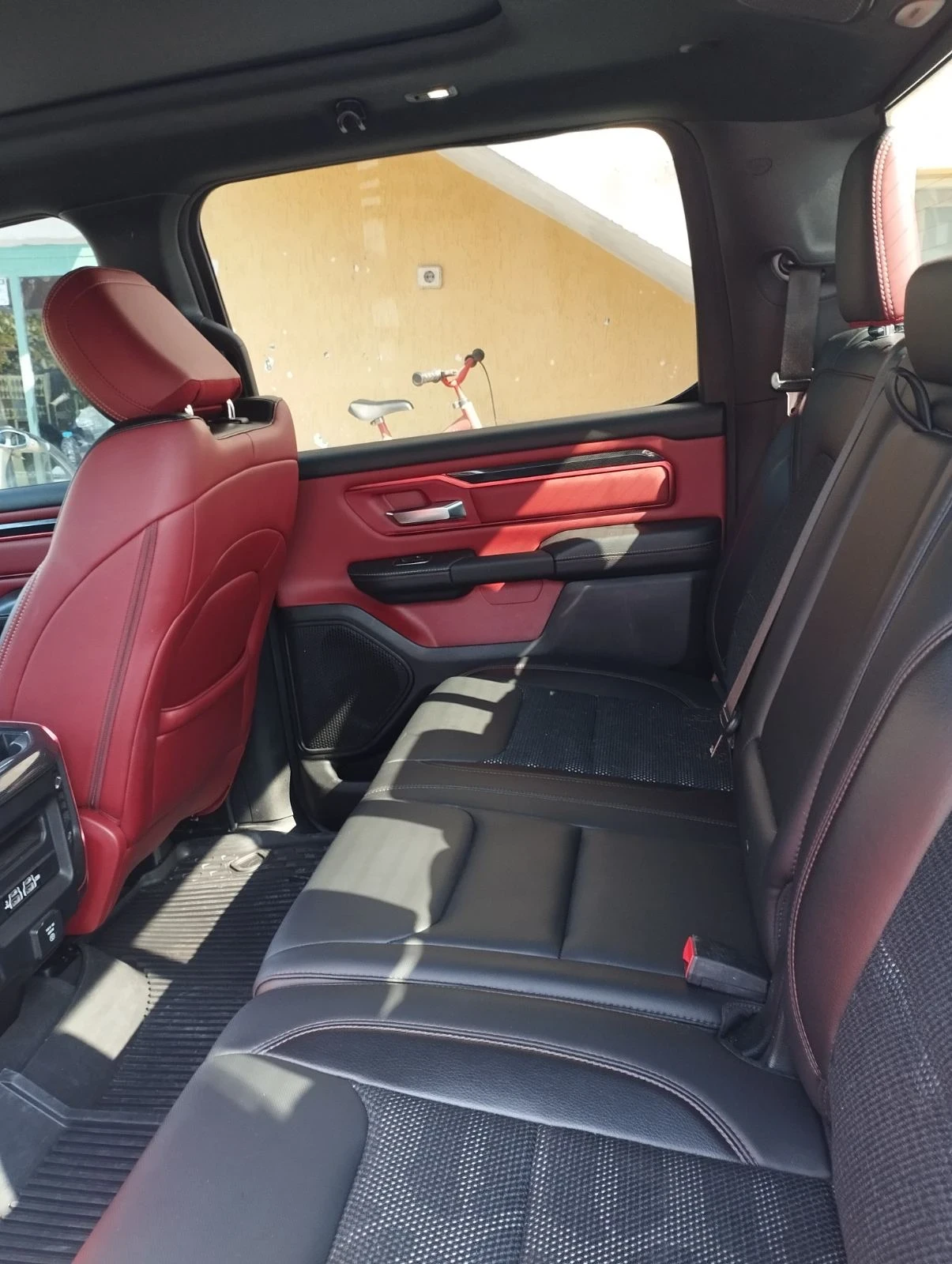Dodge RAM 1500 HEMI V8 REBEL, снимка 9 - Автомобили и джипове - 53920011