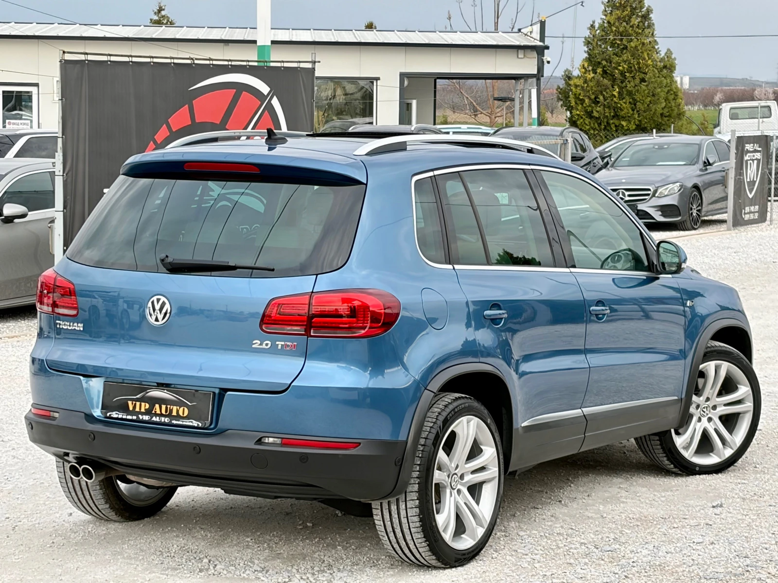 VW Tiguan 2.0TDI R-LINE 4MOTION DSG NAVI PANO FACELIFT EURO6, снимка 7 - Автомобили и джипове - 53934171