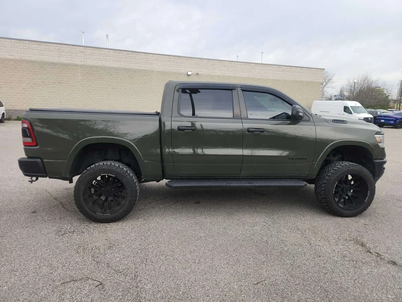 Dodge RAM 1500 | Big Horn | ПОДГРЕВ | CARFAX | , снимка 3 - Автомобили и джипове - 54608461
