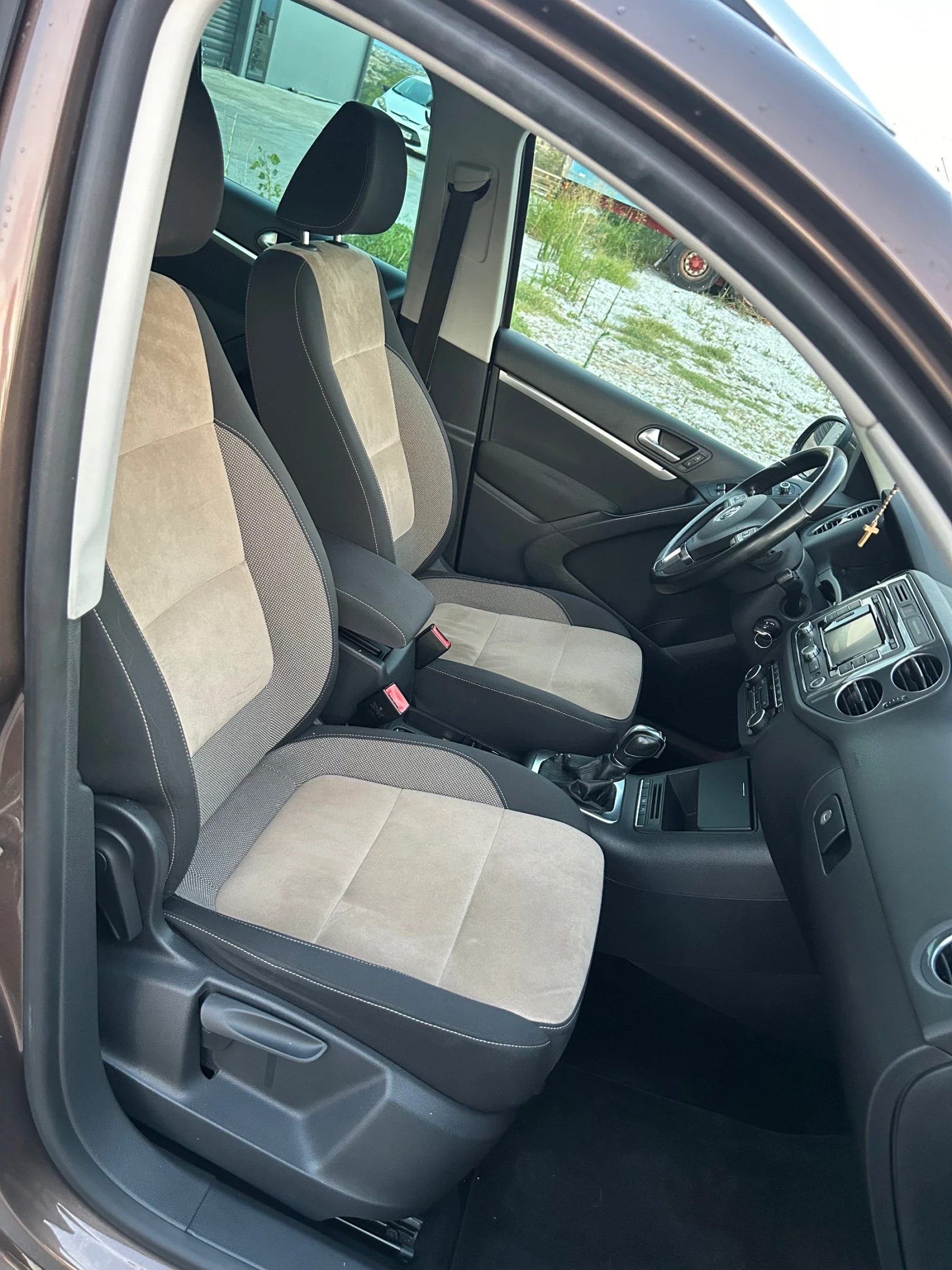 VW Tiguan Face 2.0 140 DSG 4x4 Sport and style, снимка 11 - Автомобили и джипове - 55513516
