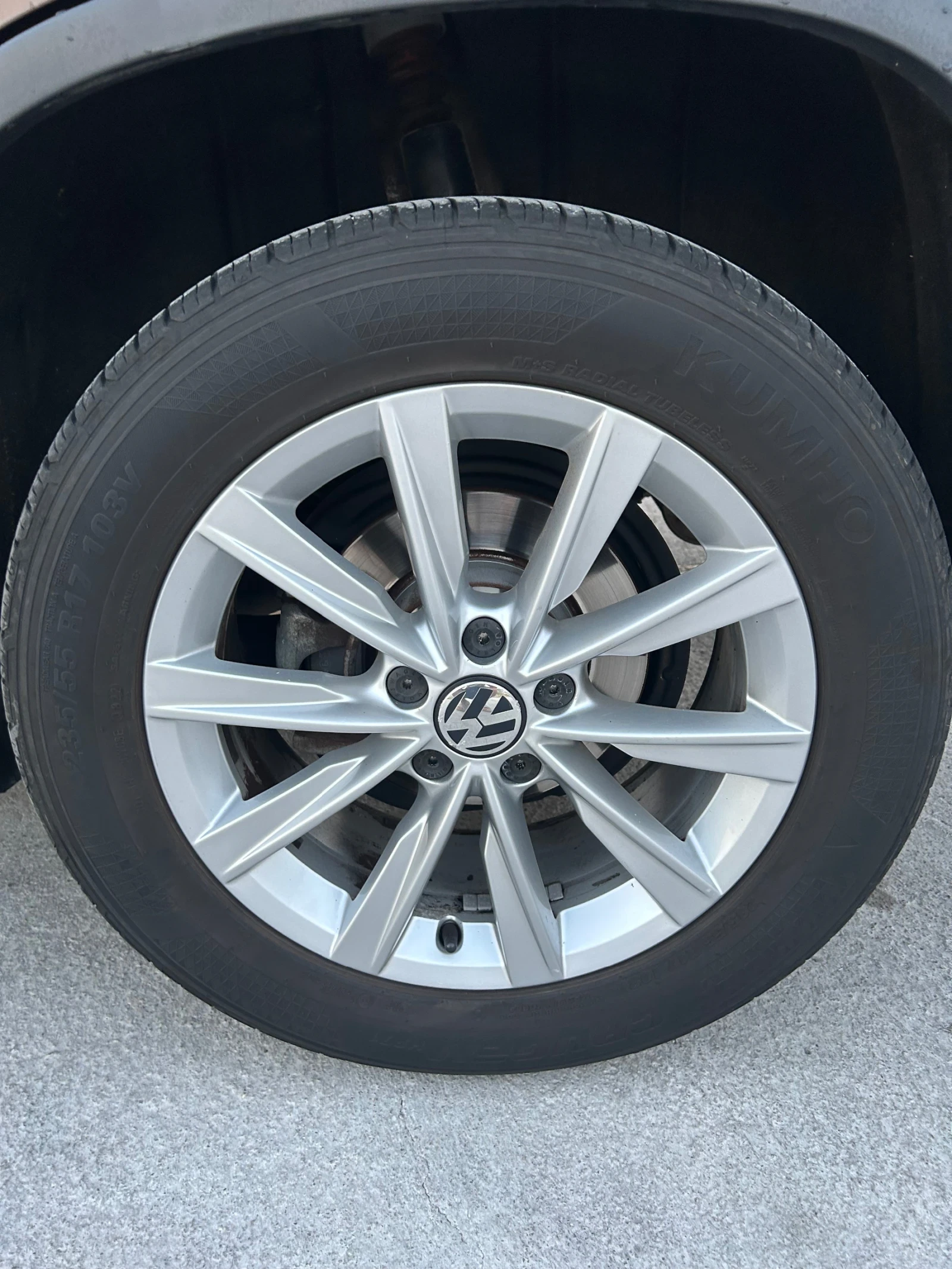 VW Tiguan Face 2.0 140 DSG 4x4 Sport and style, снимка 15 - Автомобили и джипове - 55513516