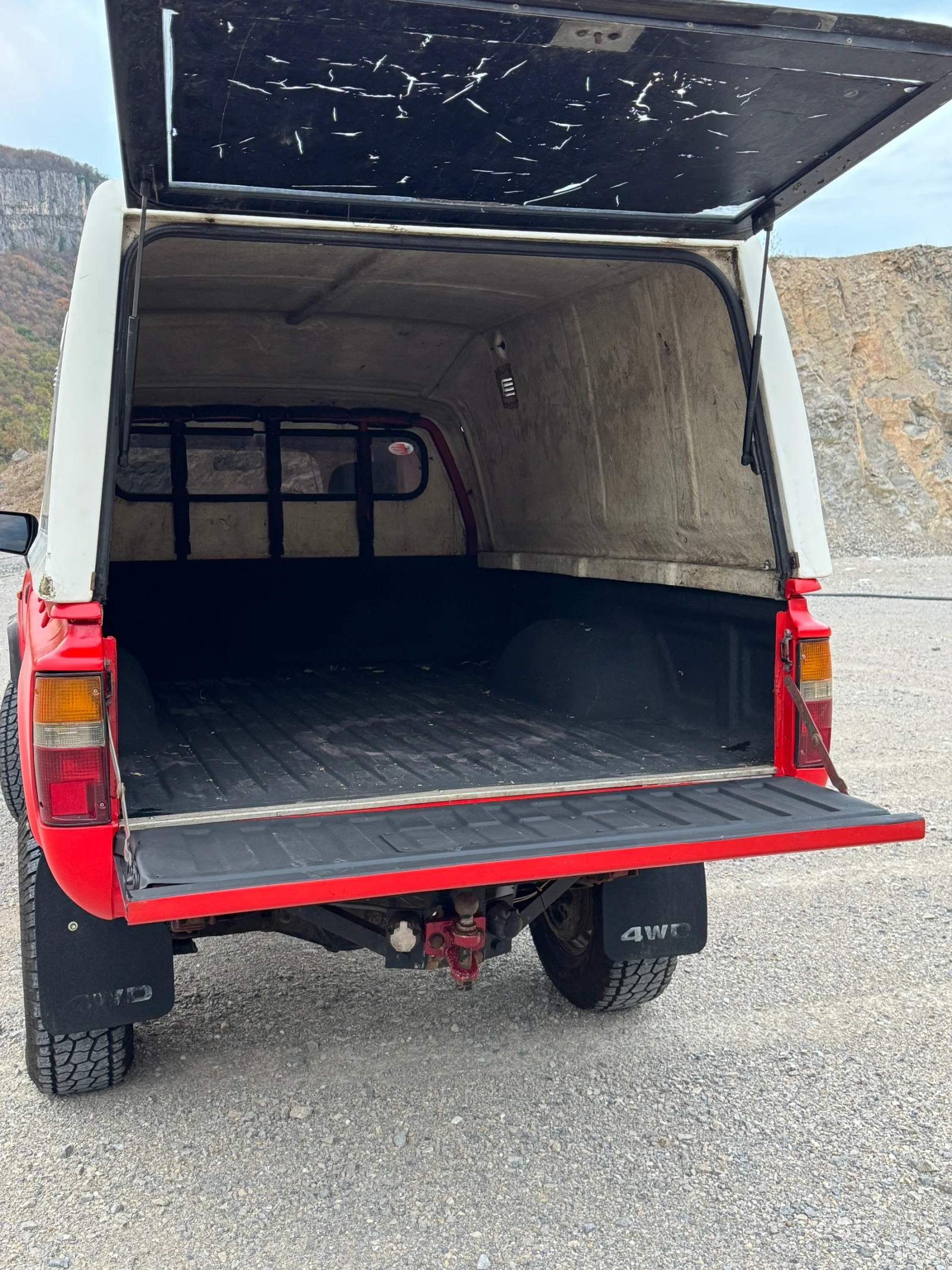 Toyota Hilux, снимка 15 - Автомобили и джипове - 56616441